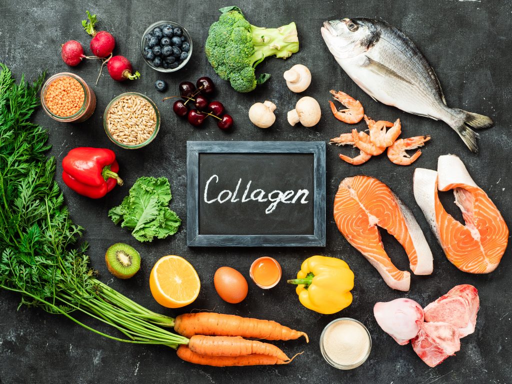 Nguồn collagen có trong cá loại đậu, rau cải xanh, xương và da động vật hay tảo biển