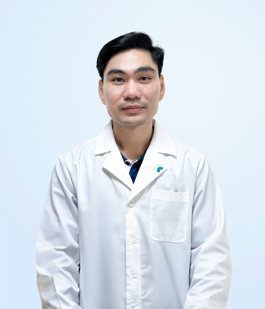 Pharmacist Nguyen Van Cuong