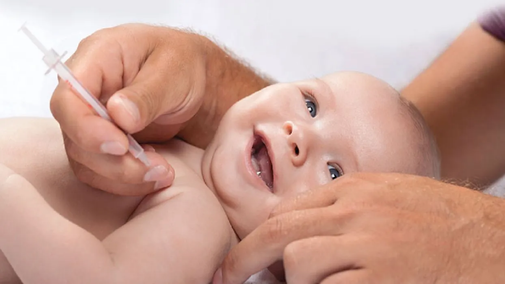 Trẻ cần tiêm những mũi vắc xin để phòng ngừa bệnh
