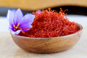 Saffron được sử dụng phổ biến trong thực phẩm và chăm sóc sức khỏe