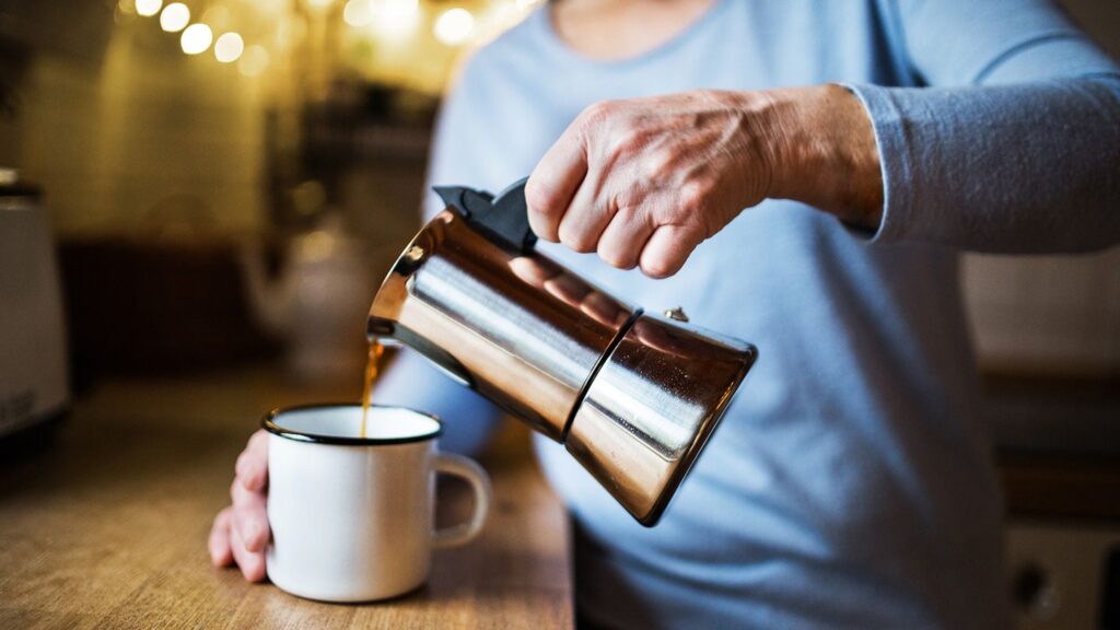 Caffeine giúp giảm nguy cơ mắc bệnh Alzheimer và Parkinson
