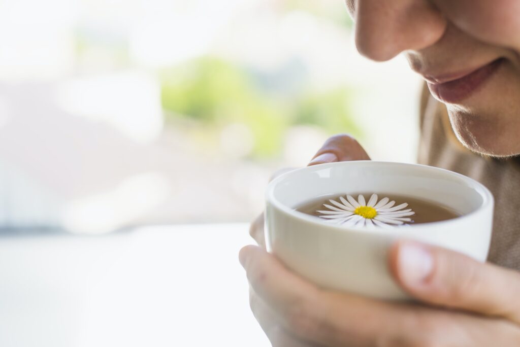 Táo tàu và hoa cúc là một trong những cách pha trà được yêu thích nhất