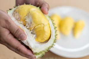 Ăn kèm sầu riêng với các loại trái cây có tính mát