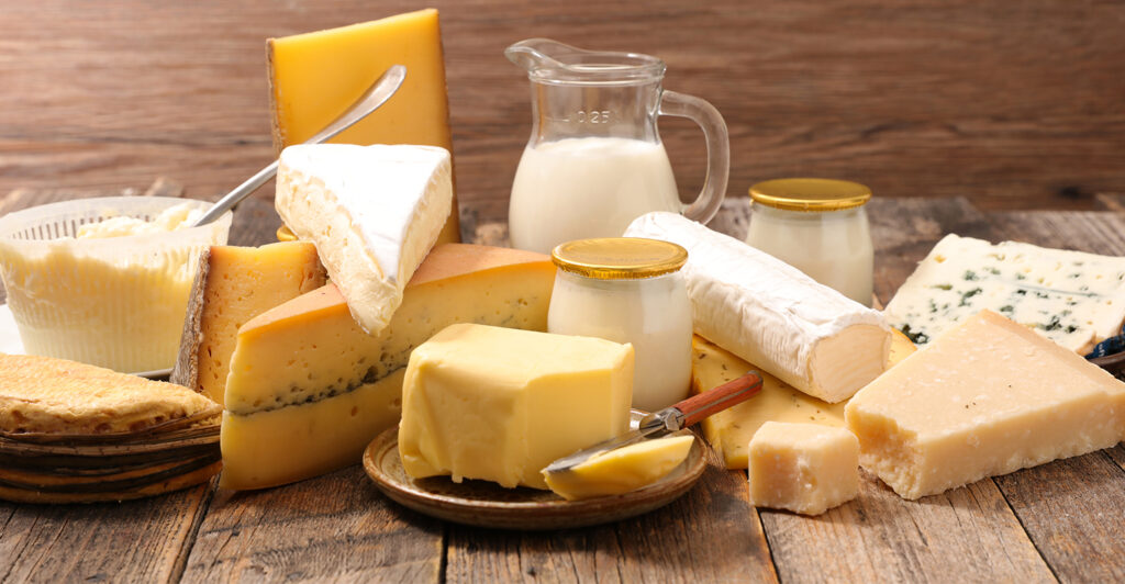 Sữa và các sản phẩm từ sữa có thể gây kích ứng cho da đang bị viêm nhiễm 