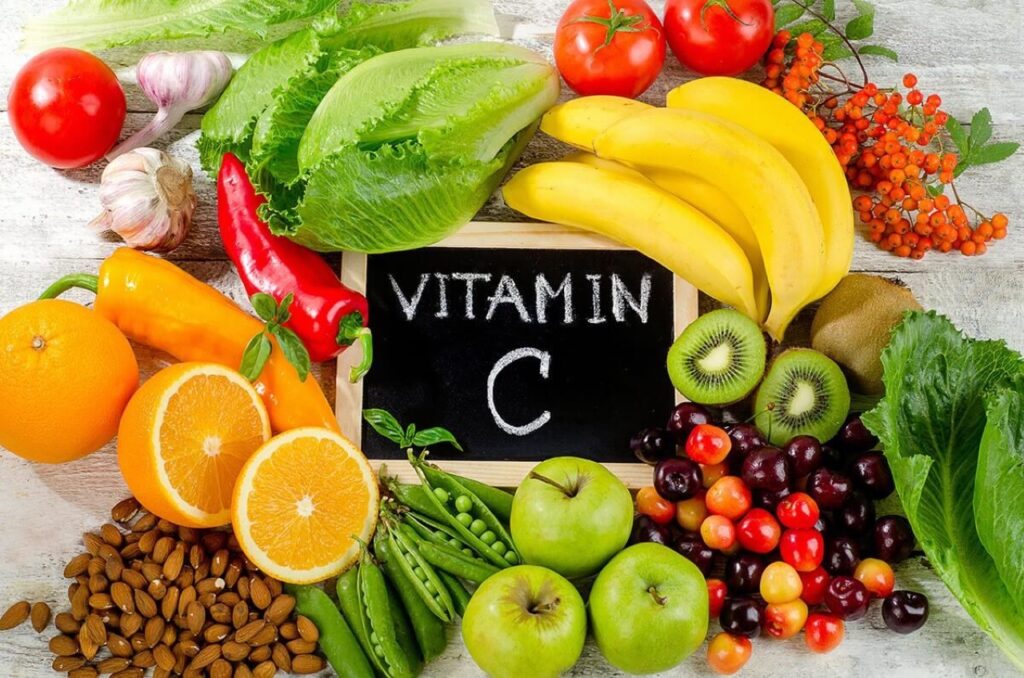 Vitamin C là chất chống oxy hóa mạnh giúp vết thương lành nhanh hơn