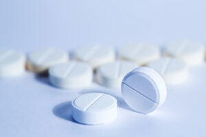 Thuốc giảm đau chứa Paracetamol cũng có khả năng hạn chế cơn đau bụng