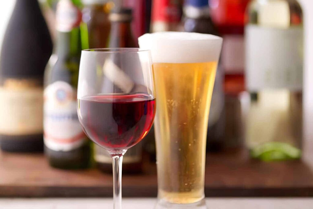 Thuốc tương tác với rượu và bia nói riêng và chất kích thích nói chung 