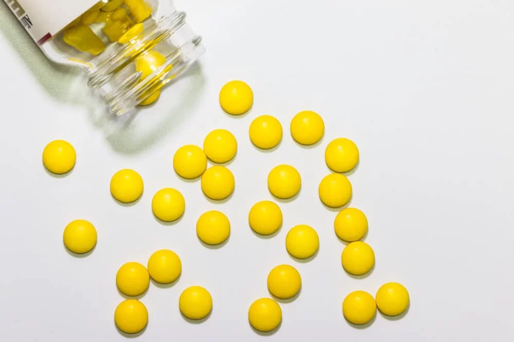 Aspirin 81 thuộc nhóm các chất chống viêm không steroid giúp giảm đau, hạ sốt và làm dịu viêm nhiễm