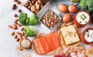 Ăn nhiều thực phẩm giàu chất xơ, protein, hạn chế tinh bột để giảm cân hiệu quả