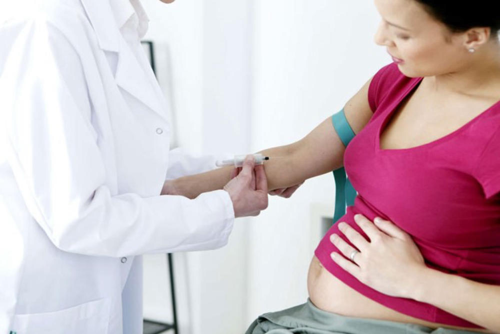 Phụ nữ mang thai ở độ tuổi từ 35 trở lên nên thực hiện xét nghiệm