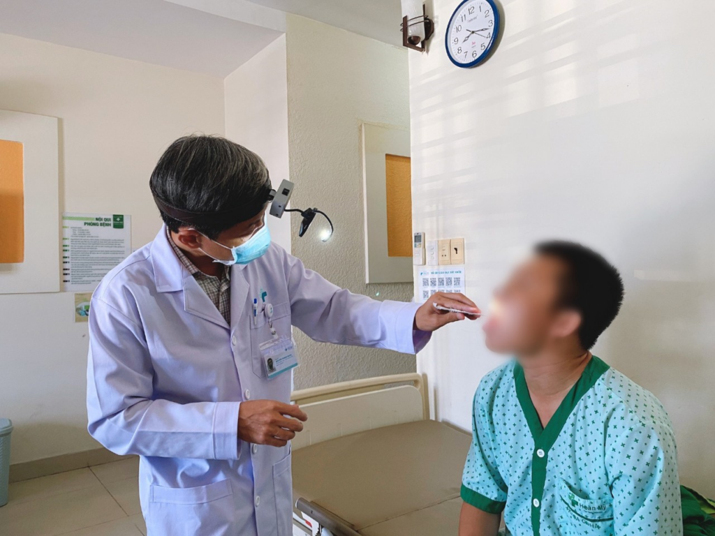 Chuyên khoa Tai mũi họng – Bệnh viện Hoàn Mỹ ITO Đồng Nai phẫu thuật thành công cho bệnh nhân có răng mọc lạc chỗ trong xoang sàng