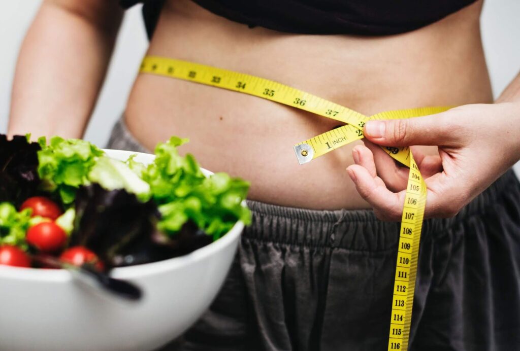 Dù thiếu hụt hay quá thừa calo thì cân nặng và sức khỏe đề sẽ bị ảnh hưởng 
