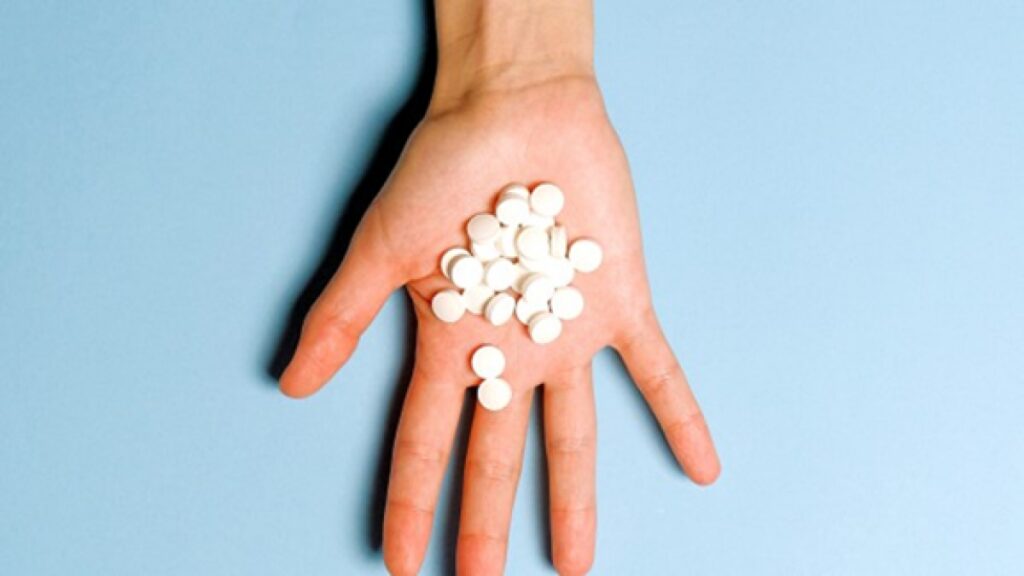 Tatanol với hàm lượng acetaminophen 500mg giúp giảm đau, hạ sốt 
