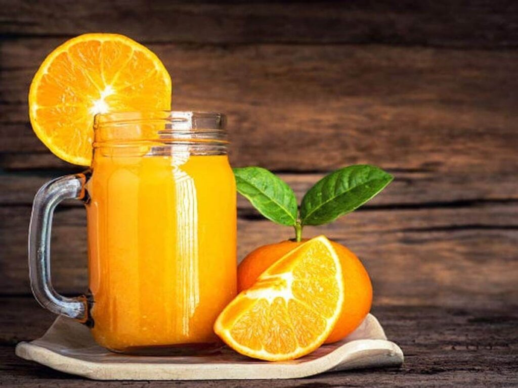 Nước cam thường được bổ sung vào chế độ giảm cân 