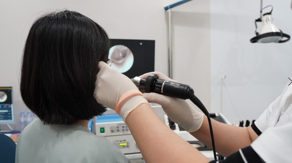 Soi ống tai biện pháp giúp bác sĩ chẩn đoán bệnh viêm tai 