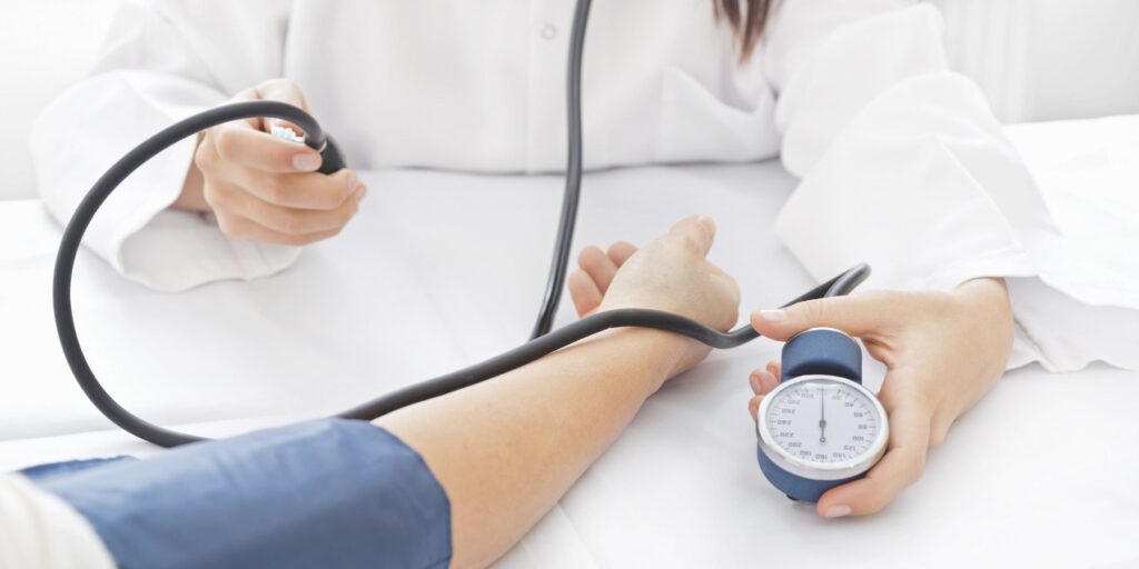 DHA hỗ trợ lưu thông máu và cải thiện huyết áp 