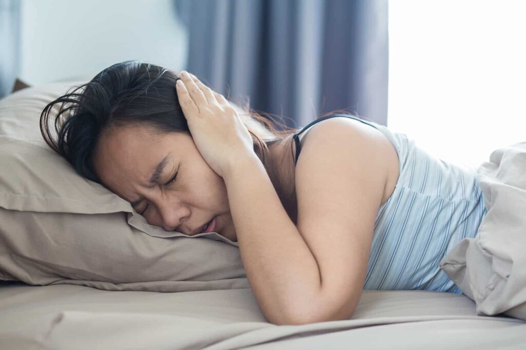 Tâm trạng quá căng thẳng cũng sẽ gây rối loạn giấc ngủ