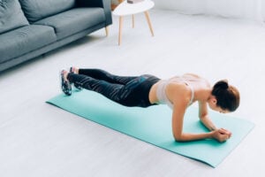 Plank có tác dụng cải thiện cơ bắp