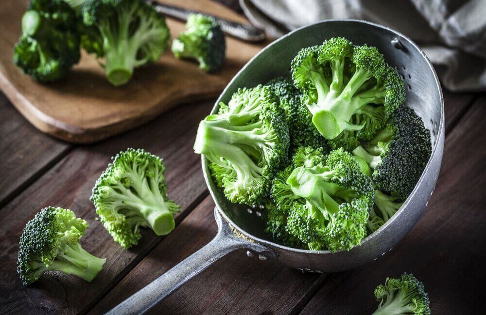 Ăn rau xanh giúp người bệnh được bổ sung chất xơ
