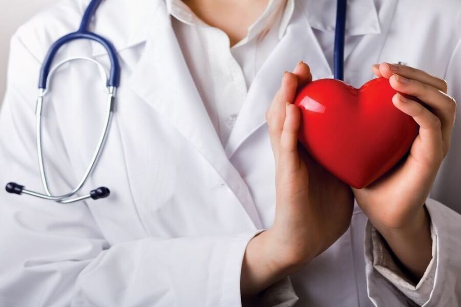 Suy tim khiến khả năng bơm máu của tim bị ảnh hưởng, lượng máu lưu thông không đủ để đáp ứng nhu cầu của cơ thể.