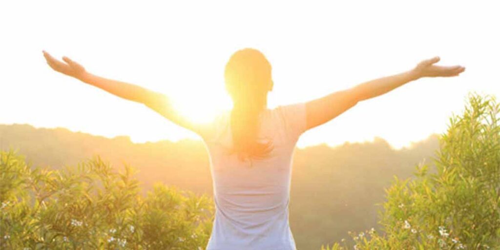 Tiếp xúc ánh nắng mặt trời vào buổi sáng còn giúp tăng cường dopamine 