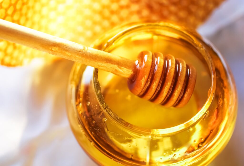Mật ong giúp diệt khuẩn, kháng viêm 