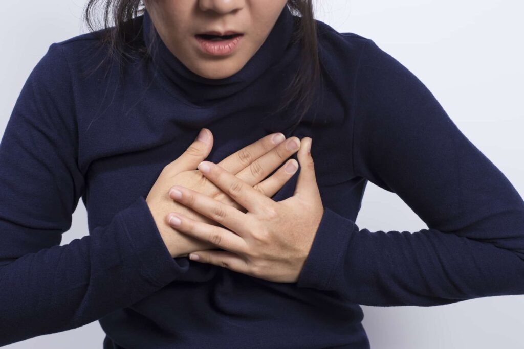 Bóc tách động mạch chủ ngực gây ra cơn đau ở ngực rất dữ dội
