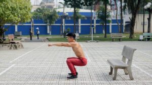 Nếu bạn đang gặp vấn đề về xương khớp, tim mạch, không nên tập squat