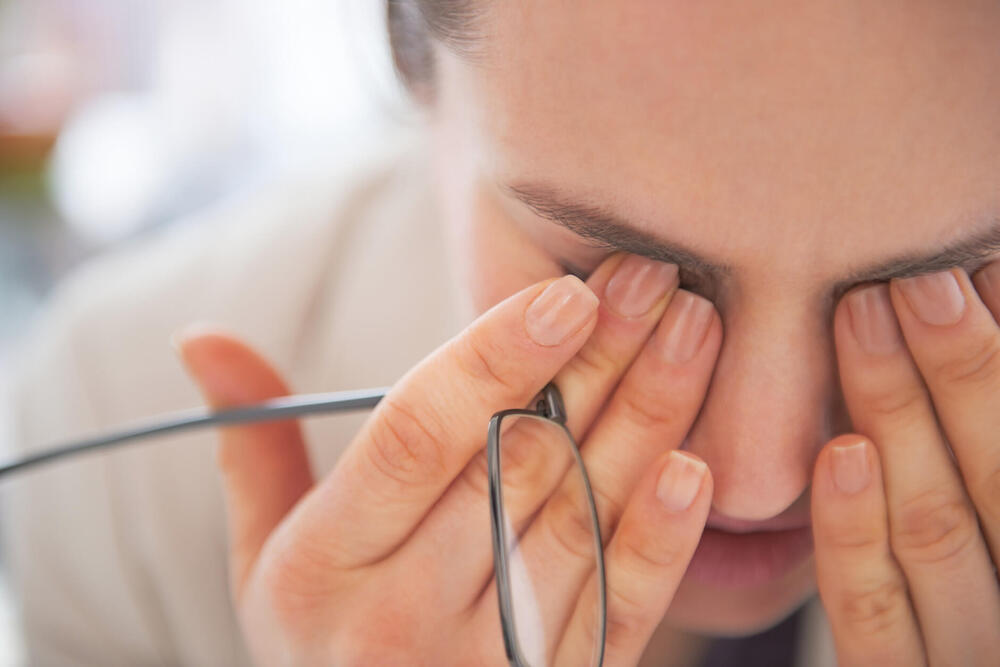 Thuốc chống trầm cảm có thể gây tác dụng phụ mờ mắt