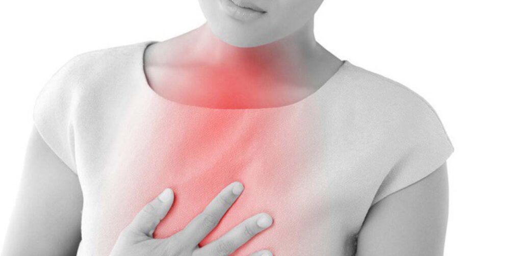Đau ngực là cảm giác đau nhói ở vùng ngực và có thể kèm theo cảm giác khó thở 