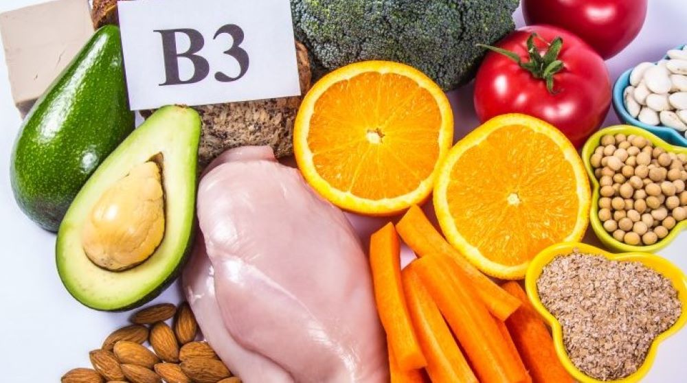 Các thực phẩm giàu vitamin B3 gồm gan bò, ức gà, cá ngừ, thịt heo