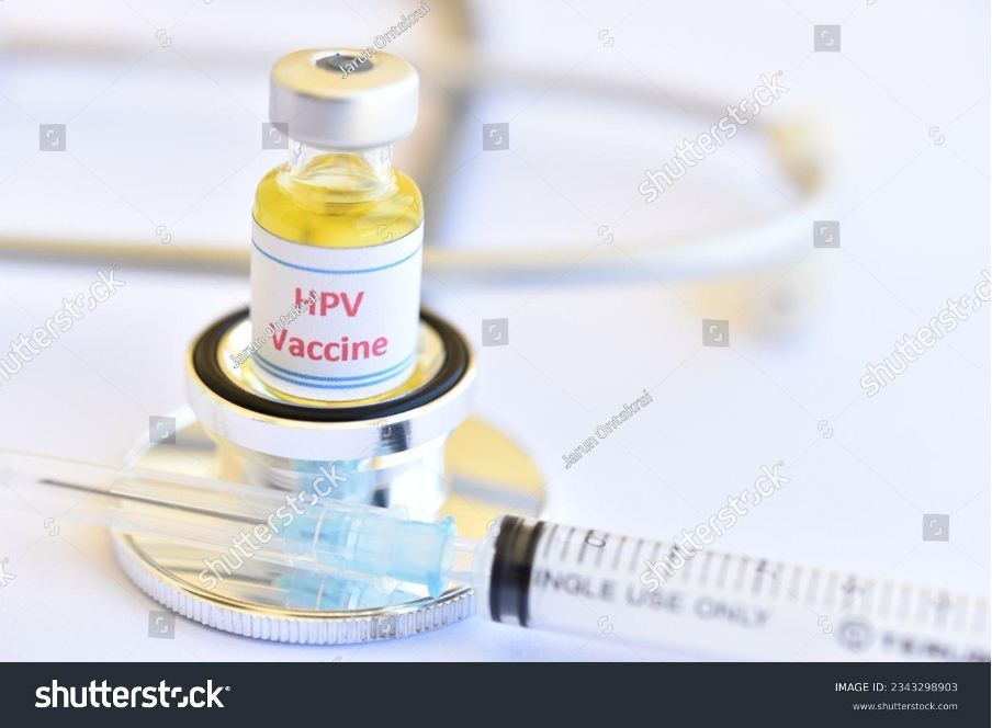 Tiêm vắc xin HPV để phòng ngừa ung thư cổ tử cung