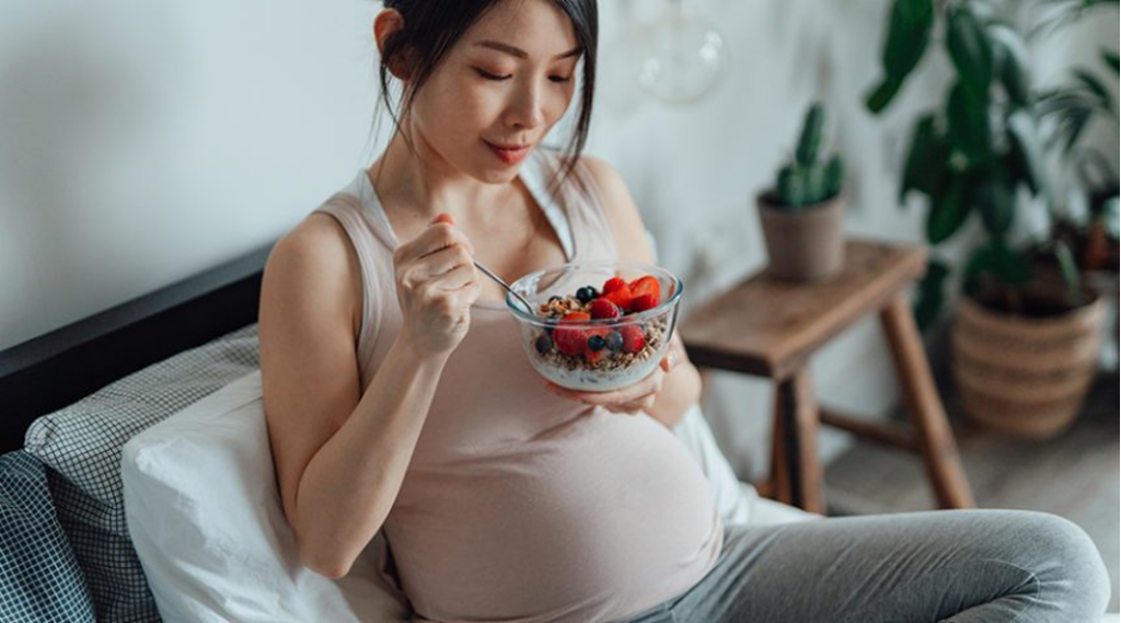 Dinh dưỡng đóng vai trò vô cùng quan trọng trong thai kỳ