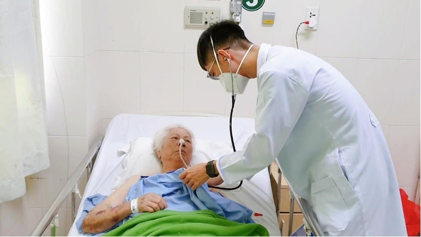 CỤ BÀ PHẢI NHẬP VIỆN CẤP CỨU VÌ DÙNG QUÁ LIỀU THUỐC AN THẦN