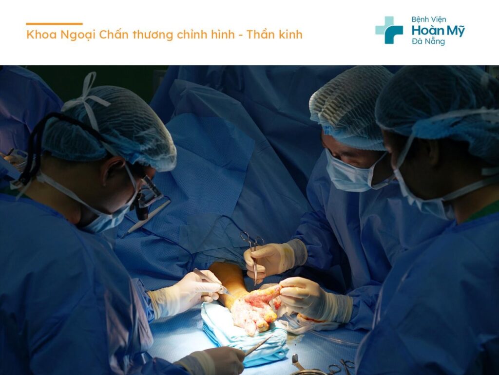 Chuyển vạt da vi phẫu ngăn nguy cơ cắt cụt bàn tay trái do bỏng điện