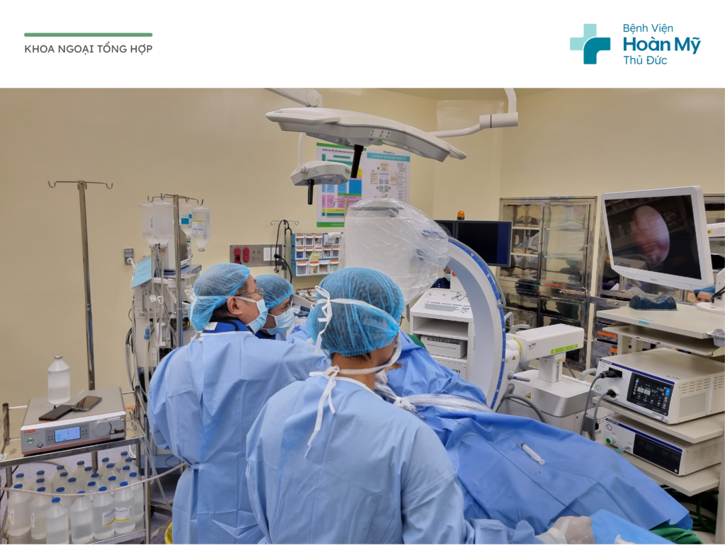 Hy hữu “bỏ quên” Sone JJ nhiều năm, người phụ nữ nhập viện vì nhiễm khuẩn đường tiết niệu và sỏi bám phức tạp