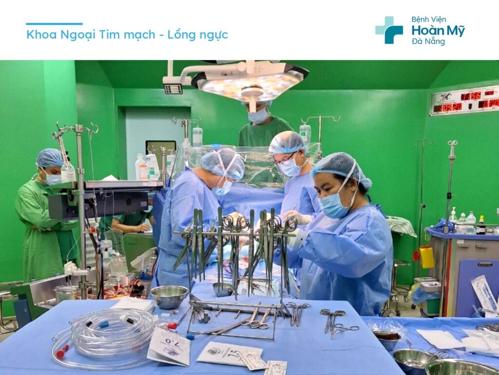 Phẫu thuật tim nội soi ít xâm lấn đóng lỗ thông liên nhĩ cho bệnh nhi 11 tuổi