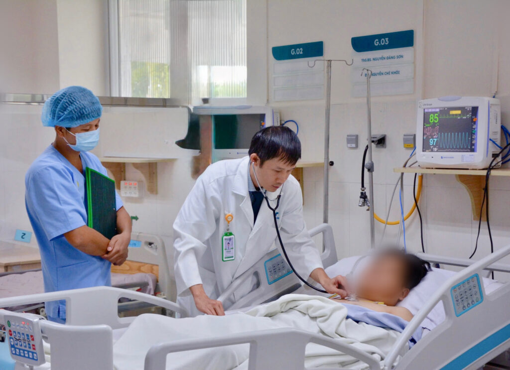 Cứu sống thành công bệnh nhân 34 tuổi nguy kịch do dùng thuốc không rõ nguồn gốc điều trị suy thận mạn