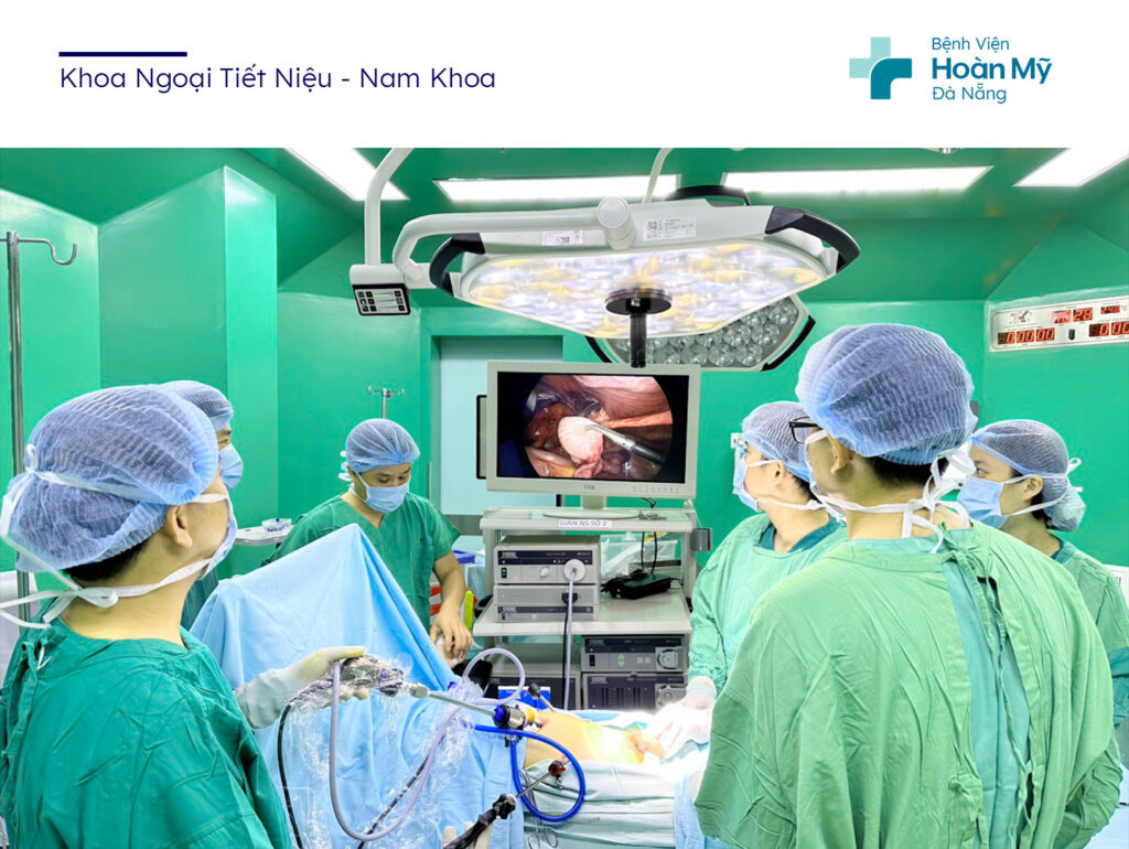 Đưa tinh hoàn “đi lạc” lên ổ bụng về đúng vị trí cho bệnh nhi 14 tuổi