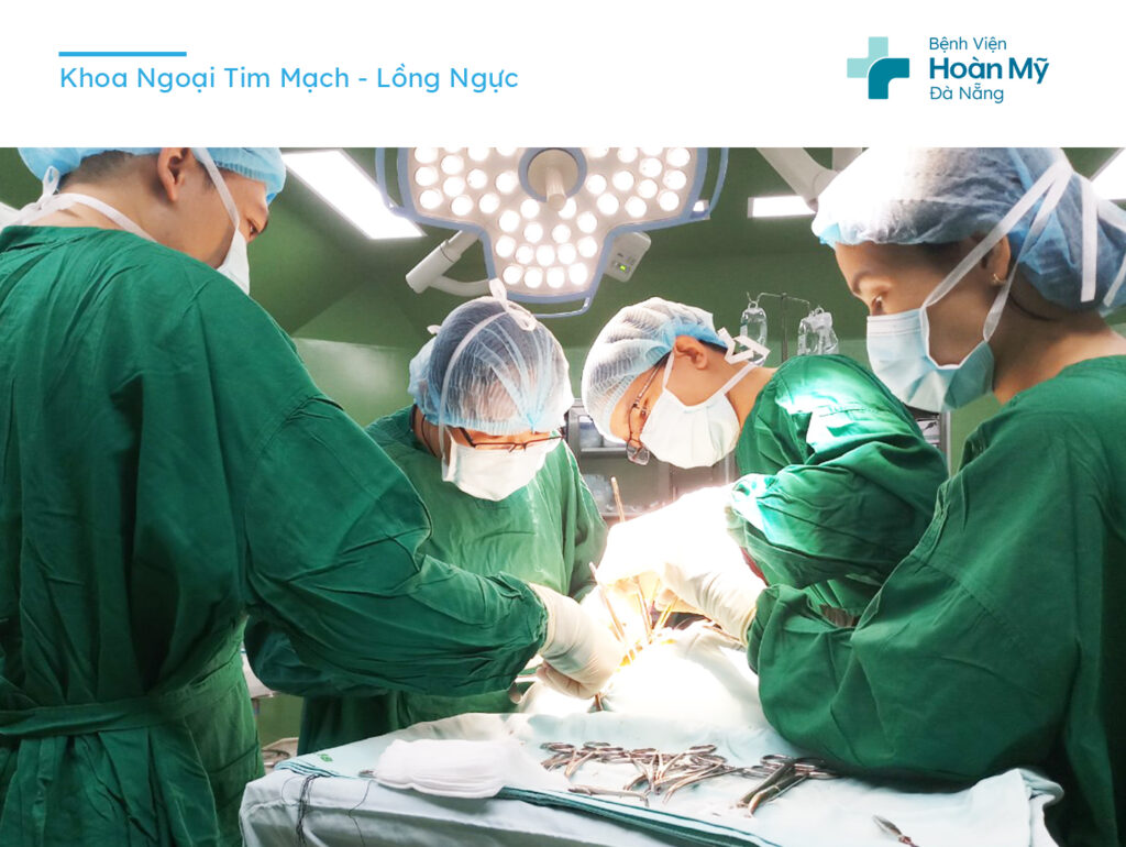 Phẫu thuật sửa toàn bộ dị tật cho trẻ mắc tim bẩm sinh thất phải 2 đường ra