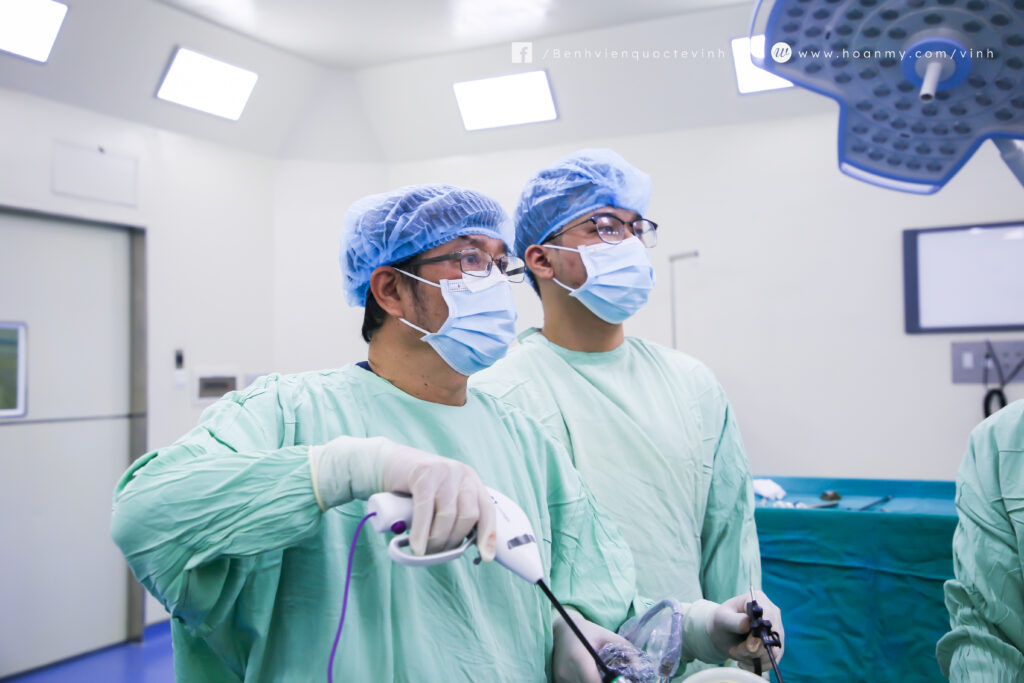 Phẫu thuật nội soi cắt túi mật cho người bệnh nam 75 tuổi