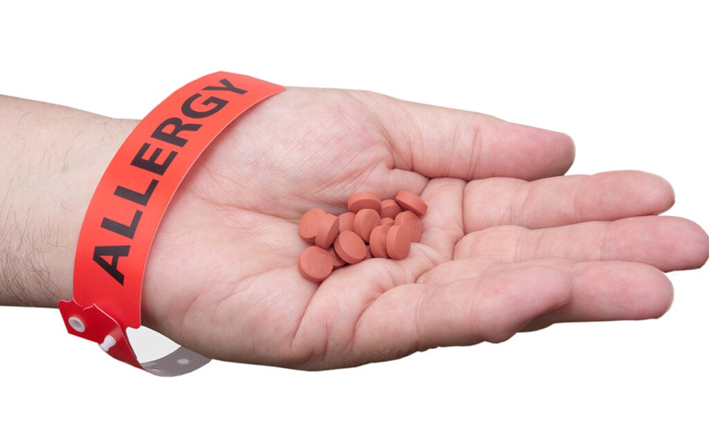 Bệnh nhân bị dị ứng với thành phần của thuốc thuộc nhóm chống chỉ định sử dụng 