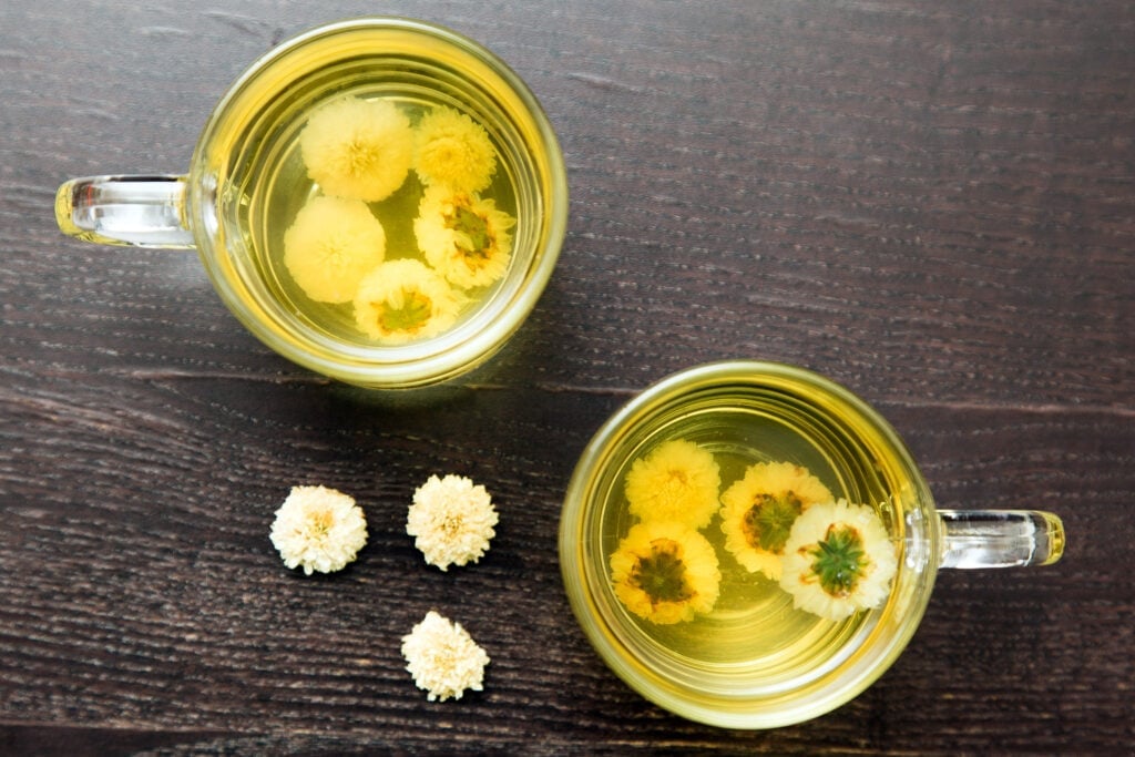 Công dụng của trà hoa cúc là ngừa bệnh ung thư