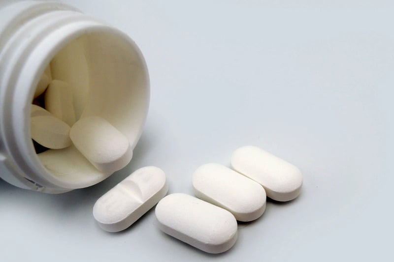 Decolgen là sử dụng điều trị cảm cúm, cảm lạnh thông thường, viêm mũi dị ứng và một bệnh lý khác về đường hô hấp