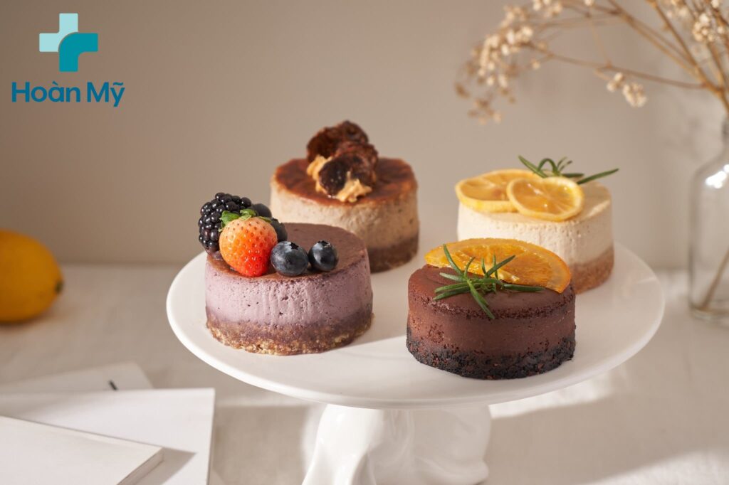 Cần hạn chế bánh ngọt trong thực đơn giảm cân