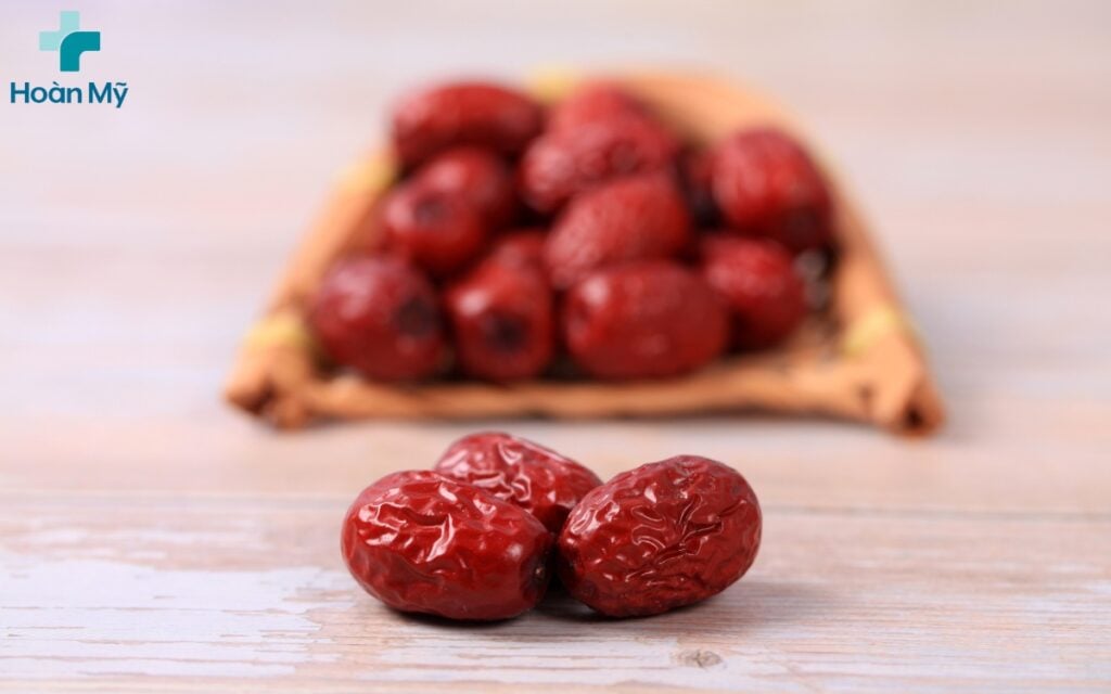 Một số lưu ý khi sử dụng táo đỏ