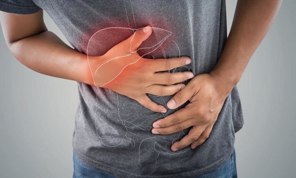 Người bị bệnh gan hoặc có tiền sử bệnh gan cần thận trọng khi uống Pantoprazol 