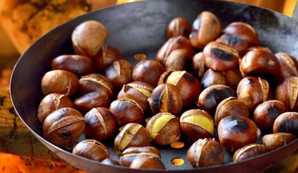 Ăn hạt dẻ vào bữa phụ và ăn tối đa 10 hạt mỗi ngày