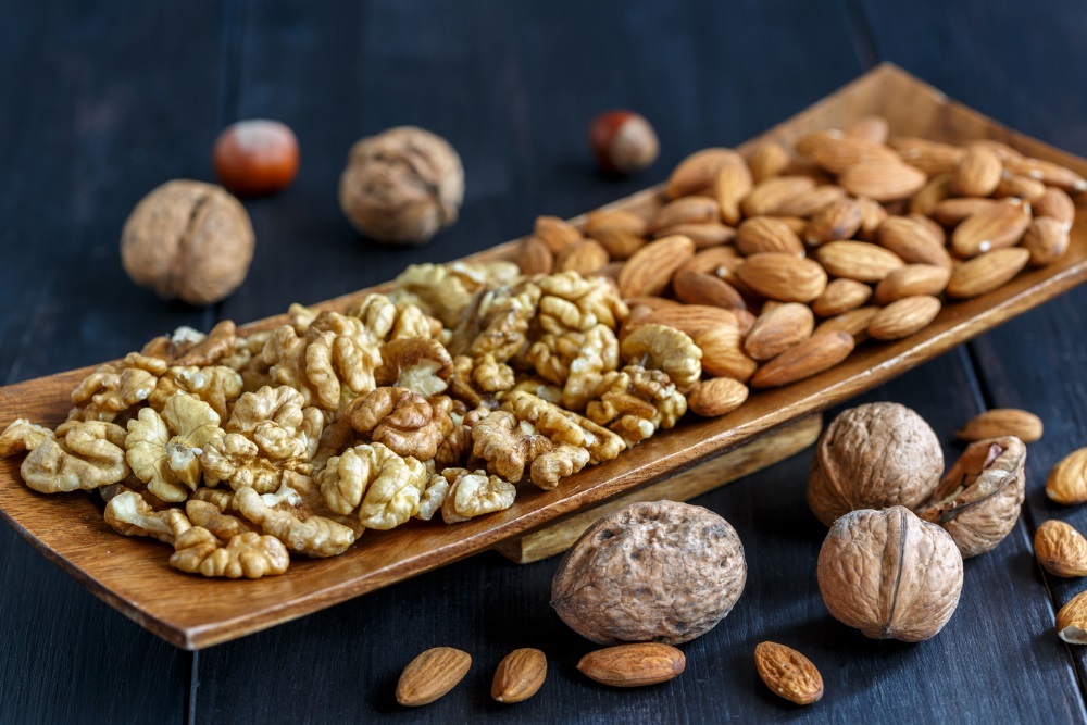 Óc chó và hạnh nhân là thực phẩm giảm cân, giảm cholesterol