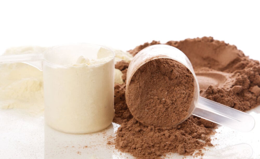 Whey protein là gì? Một số tác dụng phụ và lưu ý khi dùng